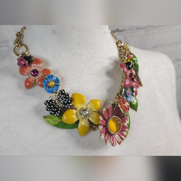 Betsy Johnson Floral Hummingbird Necklace - Picture 3 of 8
